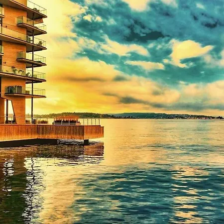Tjuvholmen / Aker Brygge - Expensive Area In Oslo! 아파트