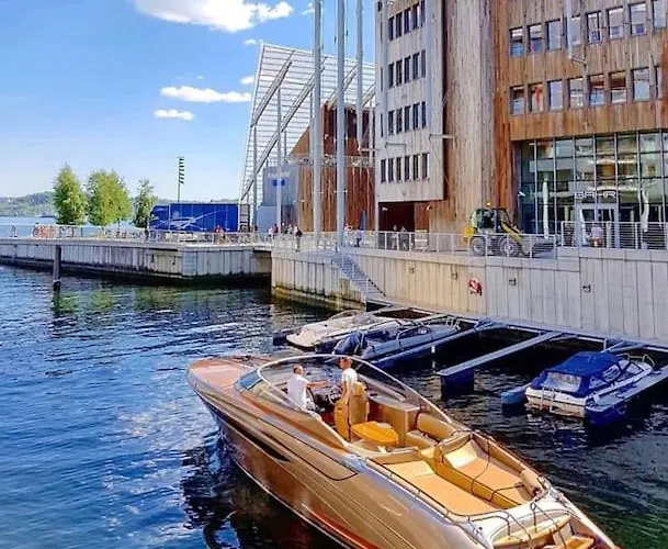 Tjuvholmen / Aker Brygge - Expensive Area In Oslo!